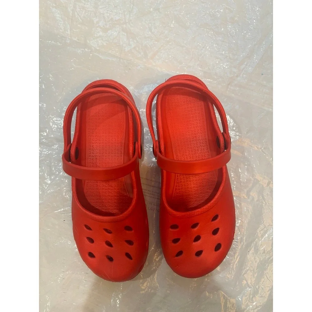 Capelli Of New‎ York  Water Shoes Size 6